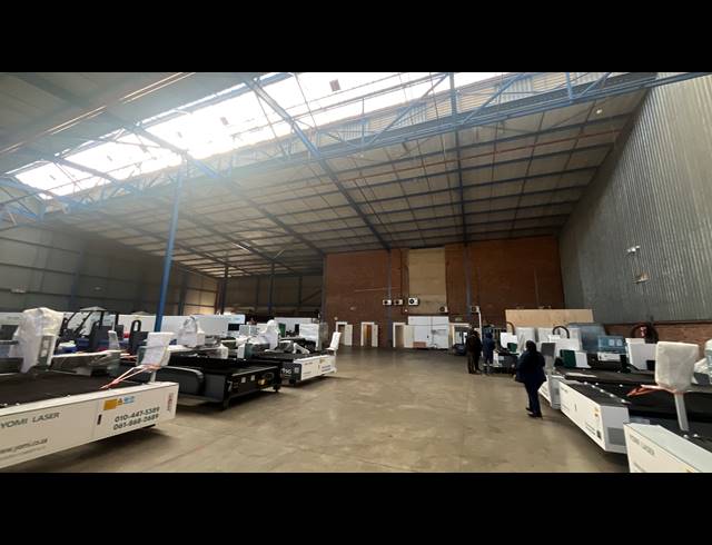 2,169M² WAREHOUSE TO LET IN SPARTAN